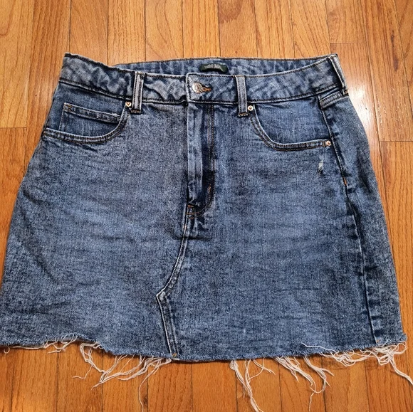 3/$10⭐ Wild Fable blue jean mini skirt, women's size 14, waist 32x Length 15 - Picture 7 of 10